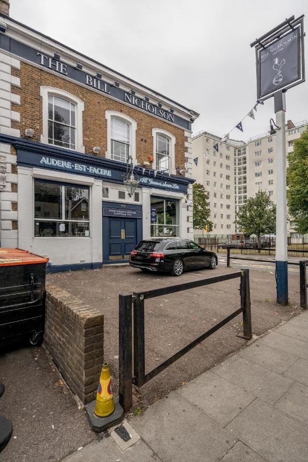 The Bill Nicholson Pub Hotel Londra Exterior foto